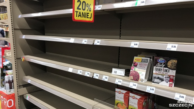 Główny Inspektorat Sanitarny uspokaja i apeluje o rozsądek w planowaniu zakupów, zwłaszcza spożywczych.