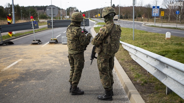 Żołnierze 12 Brygady Zmechanizowanej rozpoczęli w środę patrolowanie kolejnego, zielonego obszaru granicy polsko-niemieckiej. Tym razem jest to odcinek od Nowego Warpna aż do Osinowa Dolnego.