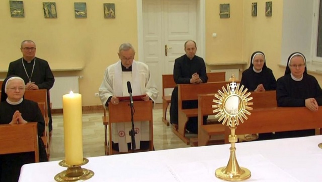 Przewodniczący Episkopatu Polski arcybiskup Stanisław Gądecki dokonał aktu zawierzenia Kościoła w Polsce Najświętszemu Sercu Jezusa i Niepokalanemu Sercu Maryi.