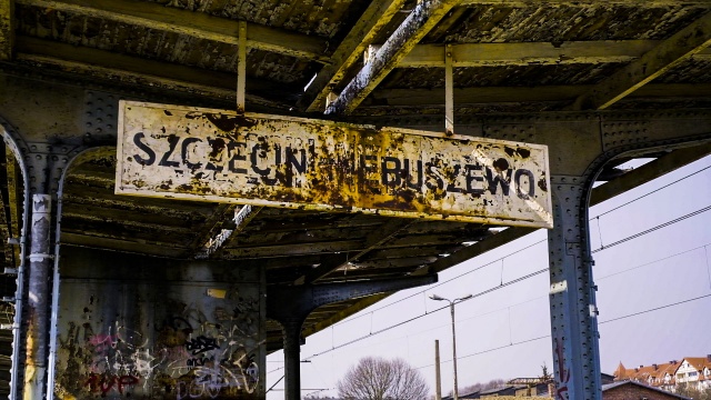 Masz jedno życie, nie zmarnuj go. Jeżeli to zdanie brzmi prawdziwie to tylko na Niebuszewie. Jeżeli ma sens - to tylko tutaj. W trzynastym dniu stanu takiego jaki mamy również.