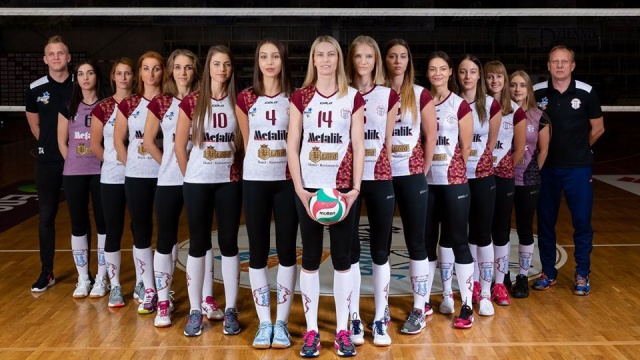 Siatkarki Spójni Stargard po raz pierwszy w historii klubu grać będą w I lidze. Drużyna trenerów Tomasza Adamczyka i Arkadiusza Rozwóda zajęła pierwsze miejsce w tabeli grupy 1 drugiej ligi.