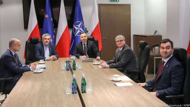 Prezydent Andrzej Duda wspólnie z ministrem rolnictwa Janem Krzysztofem Ardanowskim zainicjowali akcję Kupuj świadomie produkt polski. Inicjatywa ma na celu promowanie na rynku polskich produktów.