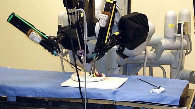 Pomorski Uniwersytet Medyczny kupi jednego z najnowocześniejszych robotów medycznych. Chodzi o da Vinci.