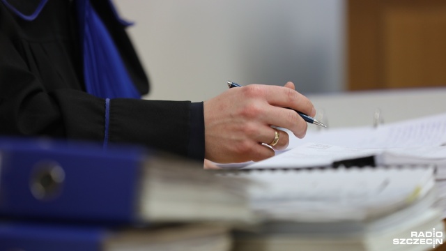 Wtargnął do mieszkania i groził kobiece nożem. Złodziej ze Szczecina odpowie przed sądem. Jest akt oskarżenia.