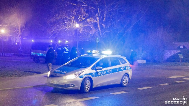 Policja prosi, by ograniczyć świąteczne odwiedziny. Premier i minister zdrowia wezwali do powstrzymania się od wyjazdów do rodzin.