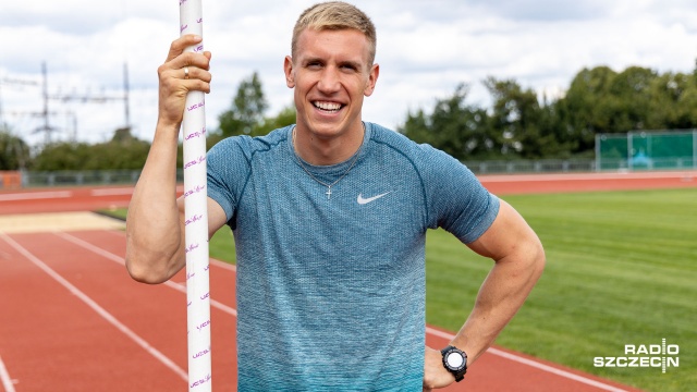 To święta inne od poprzednich dla szczecińskich sportowców. Dotychczas, w większości przypadków, na Wielkanoc lekkoatleci, wioślarze czy też żeglarze przebywali na zgrupowaniach i obozach, a piłkarze rozgrywali mecze w ekstraklasie.