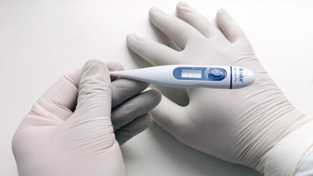 Tylko jedna piąta Belgów, która wykazuje symptomy zakażenia koronawirusem, izoluje się, zanim zgłosi się do lekarzy. Tak wynika z ankiety przeprowadzonej przez belgijski Instytut Zdrowia Publicznego.