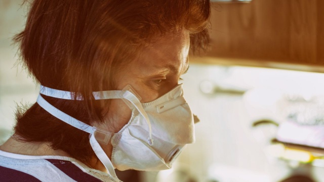 Wszystkie osoby, u których zdiagnozowano infekcje dróg oddechowych zostały zobowiązane do bezwzględnego pozostawania w domach.