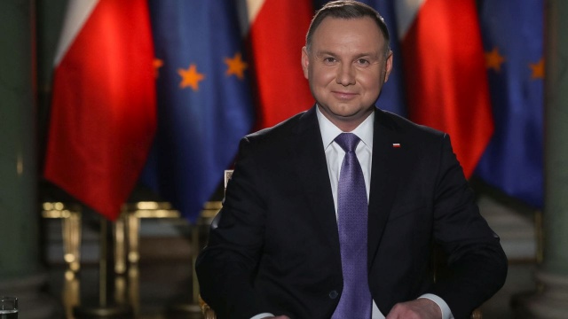 Prezydent Andrzej Duda apeluje o utrzymanie społecznej dyscypliny i stosowanie się do obowiązujących ograniczeń.
