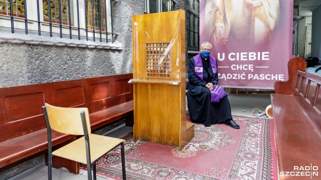 Parafia w centrum Szczecina zorganizowała bezpieczną spowiedź. W dobie epidemii koronawirusa taką możliwość daje Sanktuarium Najświętszego Serca Pana Jezusa.