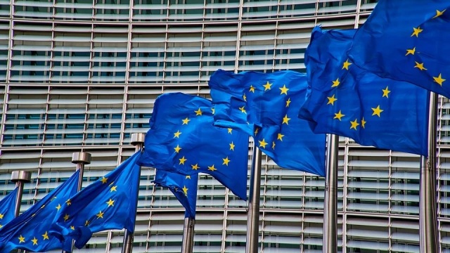 Komisja Europejska ma w środę rozpocząć postępowanie przeciwko Polsce o naruszenie unijnego prawa w związku z ustawą o sądownictwie.