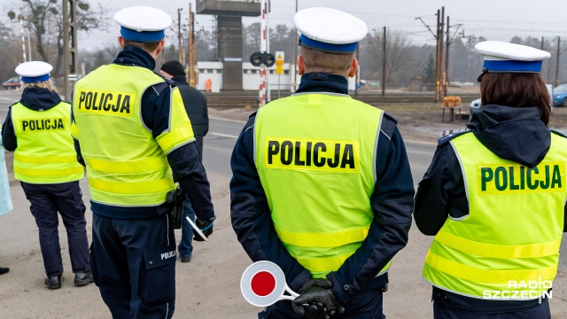 Policja apeluje, by podczas majowego weekendu nie zapominać o obostrzeniach związanych z epidemią koronawirusa.