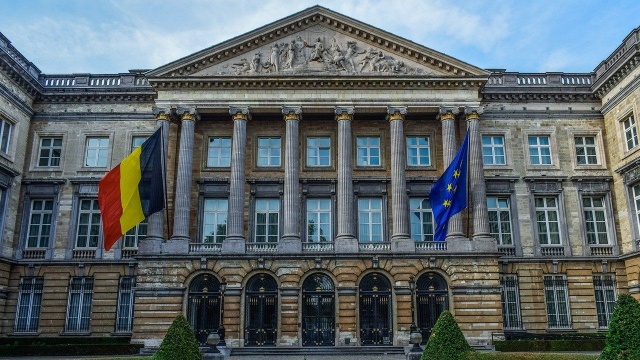 W ciągu ostatniej doby w Belgii potwierdzono 389 nowych zakażeń koronawirusem, odnotowano 79 zgonów. To najnowsze dane opublikowane przez belgijskie centrum kryzysowe, potwierdzające tendencję spadkową i spłaszczenie krzywej zakażeń.