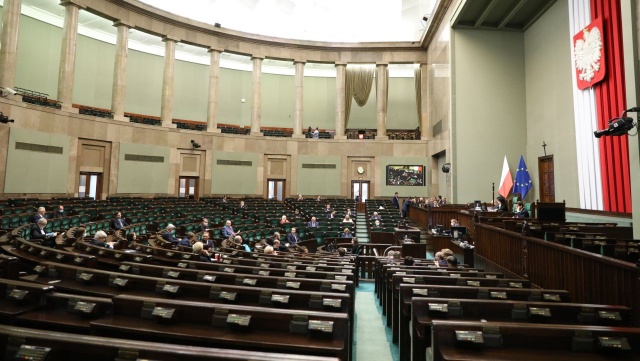 Posłowie Sejmu odrzucili weto Senatu do ustawy o trybie korespondencyjnym w wyborach prezydenckich.
