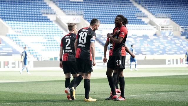 Nie będzie kary dla występującej Herthy Berlin za okazywanie wspólnej radości przez zawodników po zdobytych golach w sobotnim meczu z Hoffenheim. Hertha wygrała 3:0.