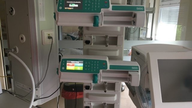 Nowe pompy infuzyjne już pracują w szczecińskim szpitalu przy ul. Arkońskiej - sprzęt ufundował Zarząd Morskich Portów Szczecin i Świnoujście SA.