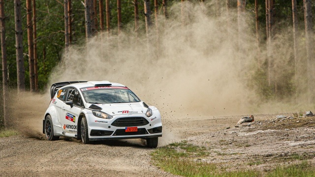 Międzynarodowa Federacja Samochodowa (FIA) zezwoliła na testowanie maszyn zespołom występującym w rajdowych mistrzostwach świata WRC.