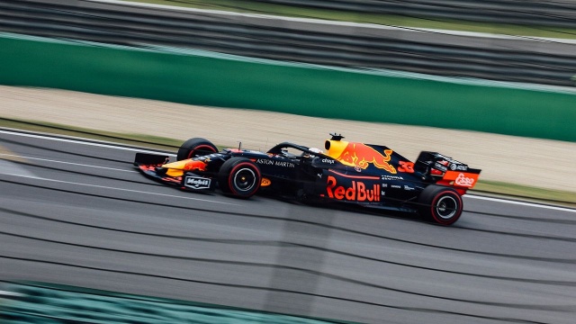 Organizatorzy listopadowego wyścigu Formuły 1 o Grand Prix Brazylii są pewni optymizmu i są przekonani, że wyścig odbędzie się zgodnie z planem, a na trybunach będą mogli zasiąść kibice.
