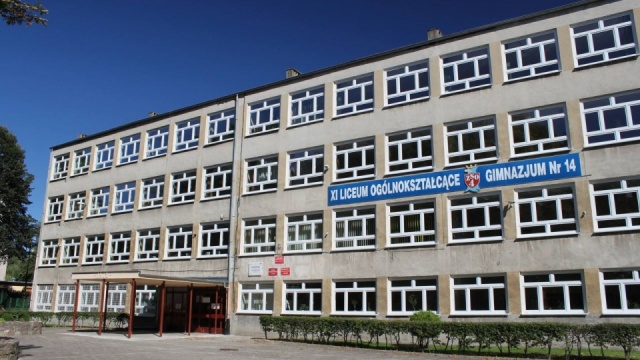 Dziewięć firm wystartowało w przetargu na przebudowę budynku Zespołu Szkół Nr 4 przy ul. Romera w Szczecinie. Na realizację inwestycji zabezpieczono 16 milionów złotych. Oferty będą teraz analizowane.