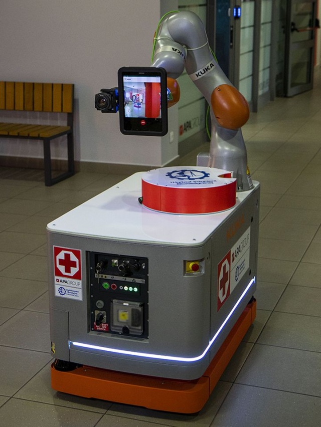 Naukowcy z Politechniki Śląskiej zaprezentowali autonomicznego robota, który ma pomóc lekarzom i pielęgniarkom.