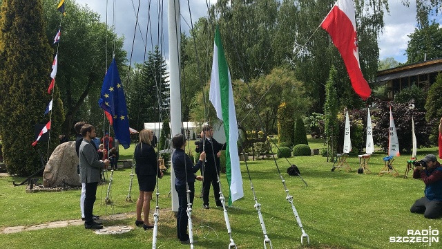 Żeglarze oficjalnie wracają na wodę - w sobotę w marinie Jacht Klubu AZS przy ulicy Przestrzennej odbyła się inauguracja sezonu. Opóźniona o miesiąc z powodu pandemii koronawirusa.