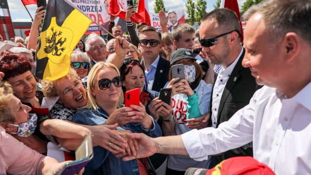 Prezydent Andrzej Duda na spotkaniu wyborczym w Solcu Kujawskim mówił o realizacji swoich obietnic wyborczych. Podkreślał, że z jego inicjatywy przywrócono niższy wiek emerytalny oraz wprowadzono świadczenie Rodzina 500 plus.