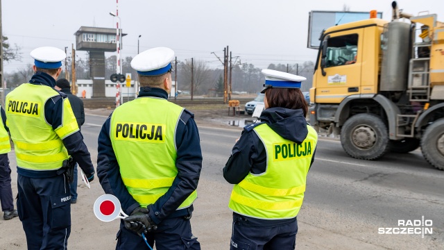 Czerwcowy weekend to więcej policyjnych patroli na drogach i kontroli, czy kierowcy kierowcy przestrzegają przepisy ruchu drogowego.