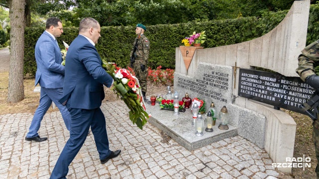 Jesteśmy winni pamięć wszystkim, którzy zginęli w obozach koncentracyjnych - mówił dyrektor Instytutu Pamięci Narodowej w Szczecinie na Cmentarzu Centralnym.