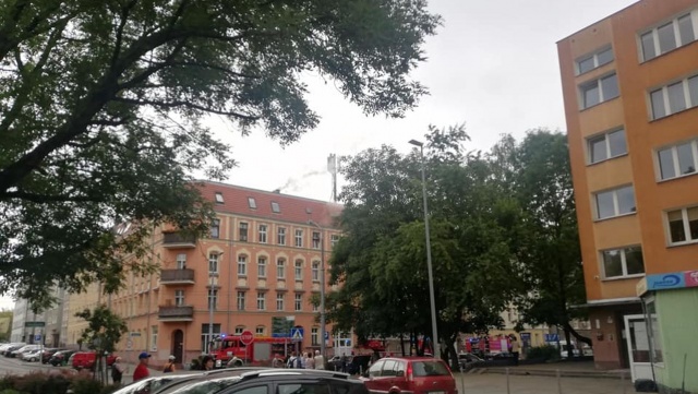 Pożar w mieszkaniu wybuchł najprawdopodobniej z powodu zwarcia instalacji elektrycznej.