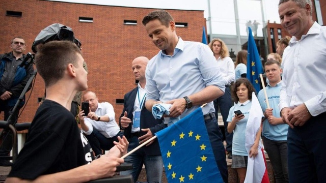 Służba zdrowia w czasie pandemii, gospodarka i edukacja to zdaniem Rafała Trzaskowskiego najważniejsze problemy kraju i to one powinny być tematami kampanii wyborczej.