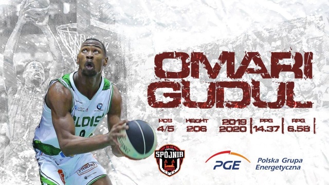 PGE Spójnia kompletuje skład na nowy sezon Energa Basket Ligi. Kontrakt ze stargardzkim klubem podpisał Omari Gudul.