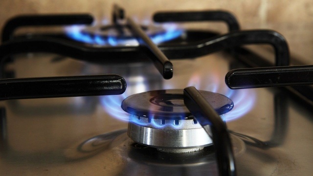 Od środy odbiorcy indywidualni będą płacić mniej za gaz - o 10,6 procent. Bez zmian pozostają opłaty abonamentowe.