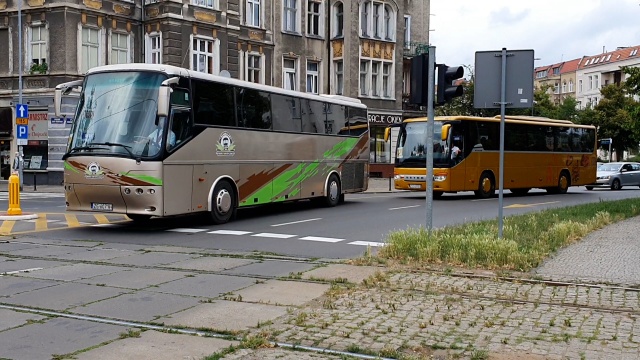 Potężne korki utrudniały przejazd ulicami wokół placów Grunwaldzkiego i Odrodzenia w Szczecinie.