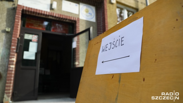 Podczas drugiej tury wyborów 12 lipca w pierwszej kolejności w lokalach wyborczych obsługiwane mają być między innymi osoby powyżej 60. roku życia oraz kobiety w ciąży.