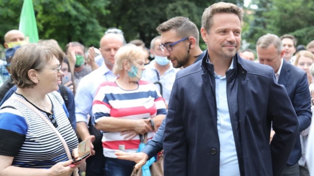 Jeśli wygra wybory prezydenckie, będzie dążył do podniesienia finansowania służby zdrowia do poziomu 6 procent PKB - tak zapowiedział wiceprzewodniczący Platformy Obywatelskiej i prezydent Warszawy Rafał Trzaskowski.