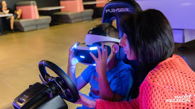 Można poczuć się jak pilot odrzutowca, skoczek spadochronowy czy też zdobywca Mount Everest. W Galerii Handlowej Turzyn otwarto pierwszy salon gier w technologii VR Planet.