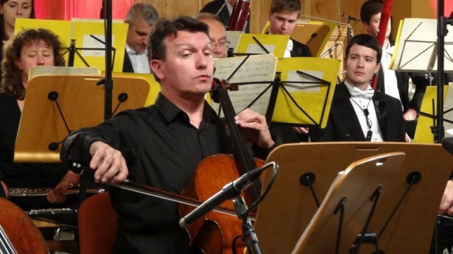 Tomasz Strahl, światowej sławy polski wiolonczelista, wystąpi w sobotę w ramach 13. Międzynarodowego Festiwalu Organowego w szczecińskiej katedrze.