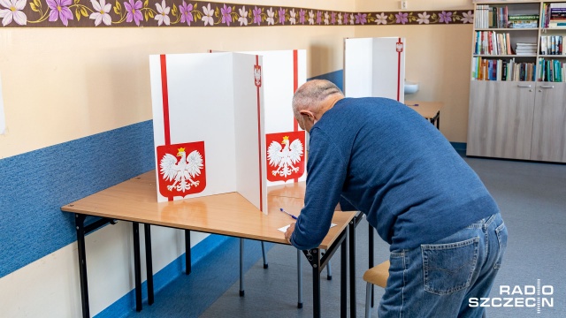 W niedzielę o godziny 18:00 stwierdzono 451 przestępstw i wykroczeń związanych z wyborami - poinformowała Państwowa Komisja Wyborcza.