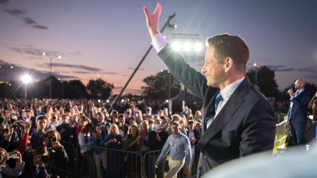 W Rosji, w wyborach Prezydenta RP wzięło udział 480 osób. Najwięcej głosów otrzymał Rafał Trzaskowski, którego poparło 315 wyborców. Na urzędującego prezydenta Andrzeja Dudę zagłosowały 164 osoby.