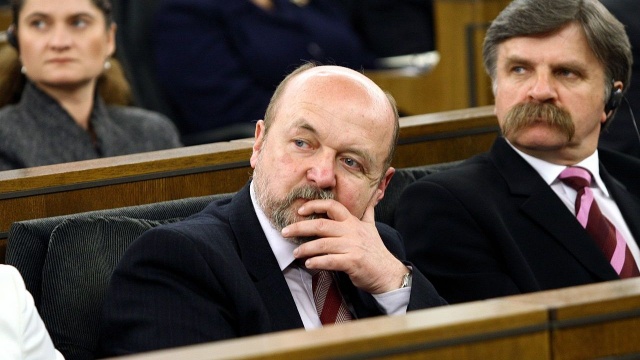 Europoseł Prawa i Sprawiedliwości Ryszard Legutko mówił w Polskim Radiu 24, że kryterium praworządności przy wypłacaniu unijnych funduszy byłoby złamaniem prawa i postanowień unijnych traktatów.