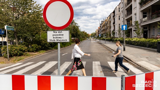 16 miesięcy potrwa przebudowa al. Jana Pawła II w Szczecinie. W tym czasie kierowców czekać będą kolejne zmiany w organizacji ruchu.