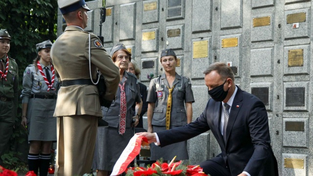 Tysiące osób w centrum Warszawy w Godzinę W