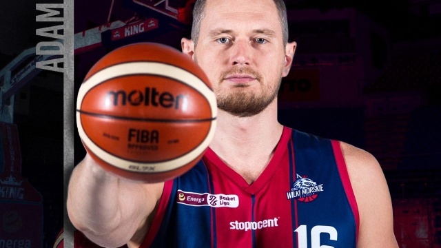 Trwa transferowa ofensywa Kinga Szczecin. Koszykarzem Wilków Morskich nadal będzie Adam Łapeta.