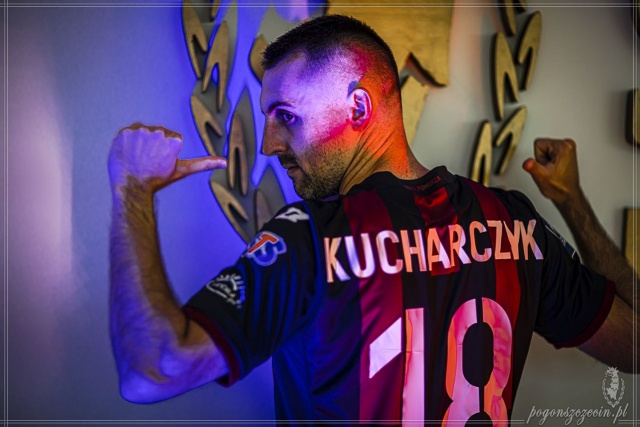 29-letni pomocnik Michał Kucharczyk podpisał trzyletni kontrakt ze szczecińskim klubem.