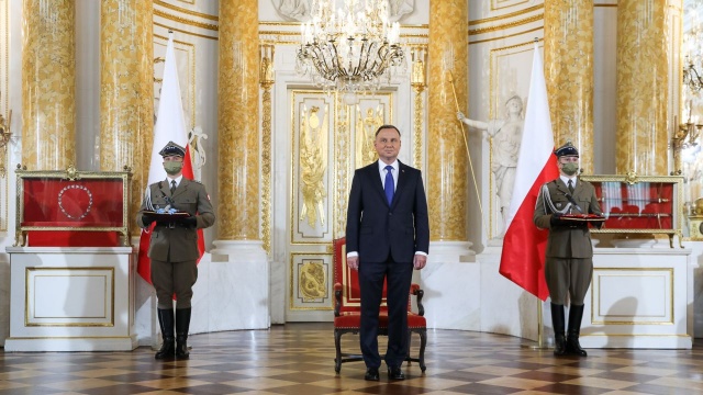 Prezydent Andrzej Duda objął przewodnictwo w kapitułach Orderu Orła Białego oraz Orderu Odrodzenia Polski. Uroczystość na Zamku Królewskim w Warszawie była kolejnym etapem inauguracji drugiej kadencji Andrzeja Dudy.