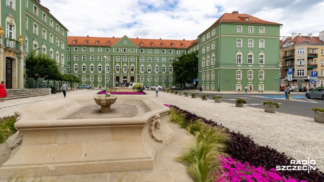Znów trzeba rezerwować termin, aby wejść do szczecińskiego magistratu. To w związku z zagrożeniem epidemicznym.