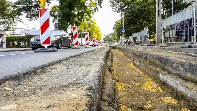 Dobiega końca pierwszy etap przebudowy sieci wodociągowej w ciągu ulicy Batalionów Chłopskich w Szczecinie. Obecnie w miejscu prowadzonych prac ruch pojazdów odbywa się wahadłowo.