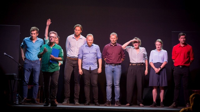 W piątek na dziedzińcu Zamku Książąt Pomorskich swoje najlepsze programy i premierowe żarty zaprezentowało sześciu komików, a późnym wieczorem zaprezentowało się Impro z Krypty.