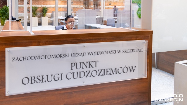 Obywatele innych krajów mają od piątku w Szczecinie swój Punkt Obsługi Cudzoziemców. Otwarty został na wewnętrznym dziedzińcu Zachodniopomorskiego Urzędu Wojewódzkiego.