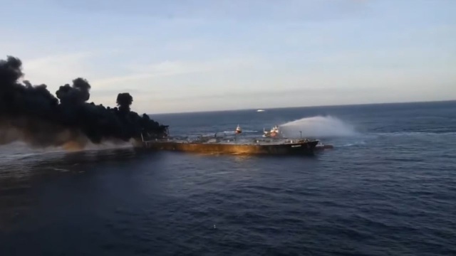 U wybrzeży Sri Lanki trwa akcja gaszenia pożaru na panamskim tankowcu New Diamond. W jego zbiornikach jest 270 tysięcy ton ropy naftowej.